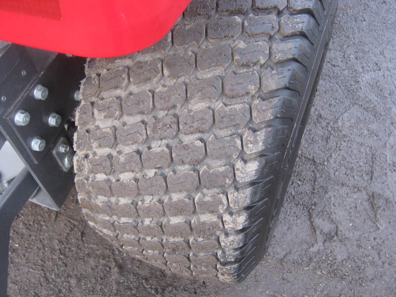 Tractors - Compact  Massey Ferguson GC1705 Tractor  Photo